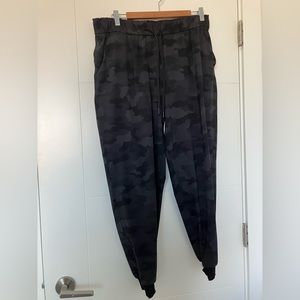 Lululemon Stretch High-Rise Jogger